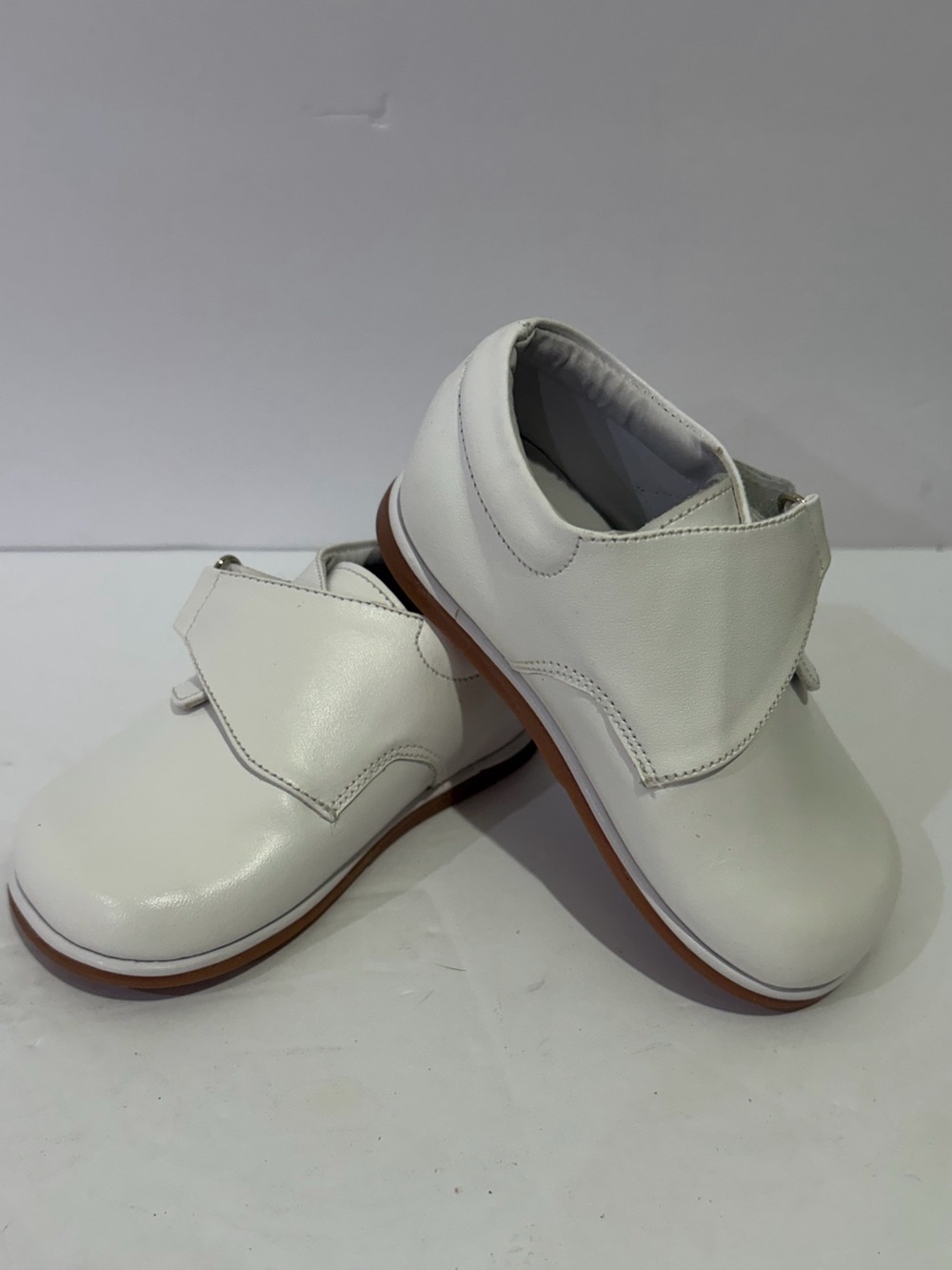 Karela Kids White Leather Shoes with Easy Closure 4 1/2 Toddler NWOT
